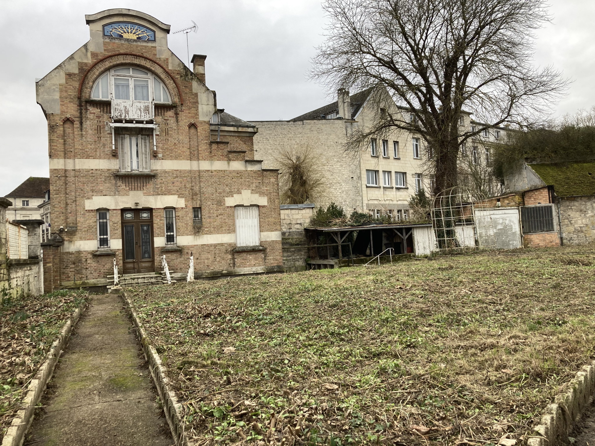 Dpt Aisne (02), à vendre SOISSONS maison atypique en hyper-c 
